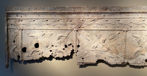 Fragment romain d'un sarcophage en plomb - Desmet Galerie