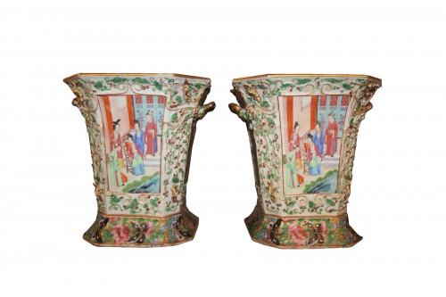 Paire de vases en porcelaine de Canton, Chine XIXe siècle