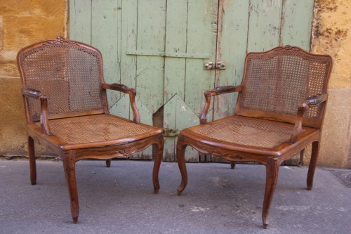 Sièges Fauteuil & Bergère - Paire de fauteuils cannés Louis XV, l'un estampillé Antoine Bonnemain