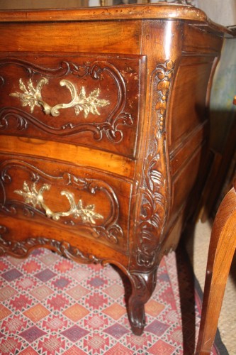 Louis XV - Louis XV Provencal walnut commode