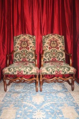 Paire de fauteuils en noyer, époque Louis XIV, Provence XVIIe