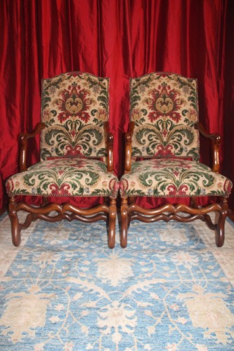 Paire de fauteuils en noyer, époque Louis XIV, Provence XVIIe - Didascalies