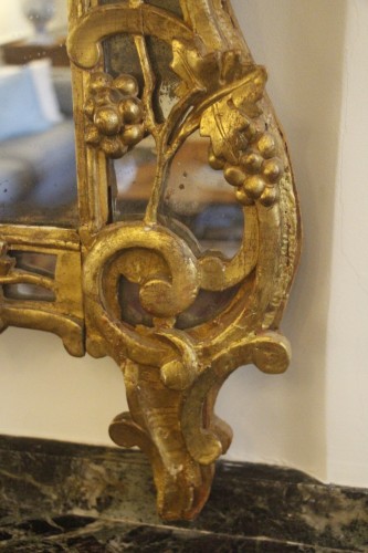 Important miroir provençal à parecloses, époque Louis XV - Miroirs, Trumeaux Style Louis XV