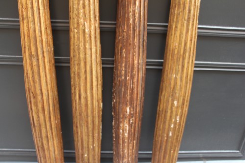 Antiquités - Suite de quatre demi-colonnes en bois doré, origine italienne, fin du XVIIIe siècle