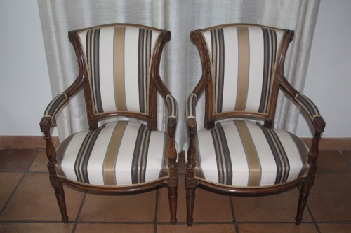 Paire de fauteuils Directoire en noyer - Sièges Style Directoire