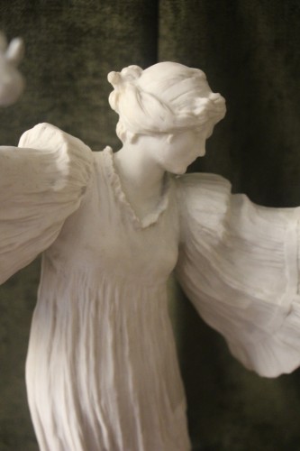 Céramiques, Porcelaines  - La danse, bicuit Art nouveau d'après Raoul Larche (1860-1912)