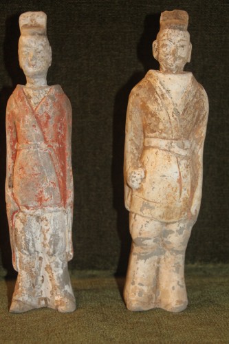 Terracotta couple of dignitaries from the Tang dynasty, China 618-907 B.C. - Asian Works of Art Style 