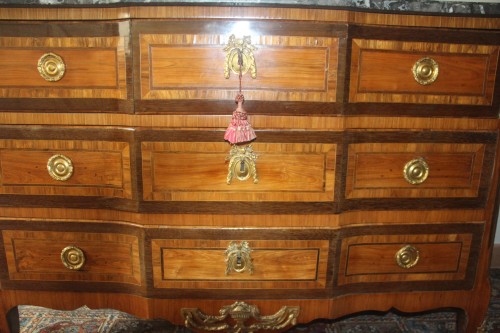 Transition marquetry chest of drawers, 18th century - Transition