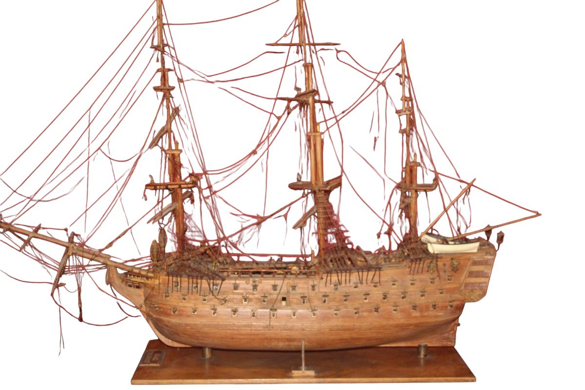 Le HMS Victory, maquette de bateau en bois, fin du XIXe siècle