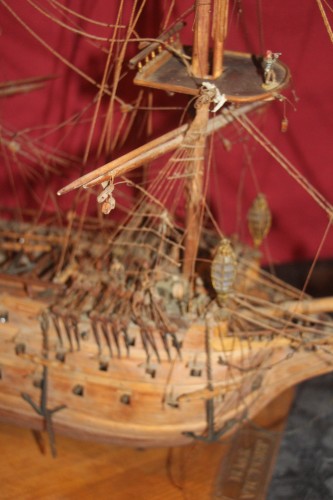 Art nouveau - "Le HMS Victory", maquette de bateau en bois, fin du XIXe siècle