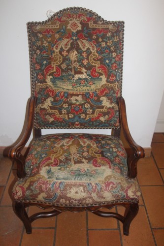 Important fauteuil à dossier plat, époque de la Régence, XVIIIe - Didascalies