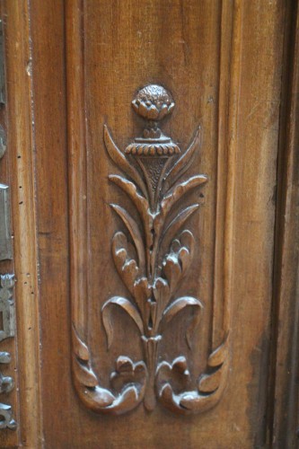 Armoire de mariage provençale d'époque Louis XV - Didascalies