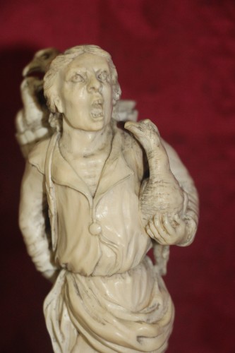 Le vendeur d'oies en ivoire d'origine flamande du XVIIIe siècle - Objets de Curiosité Style Louis XV