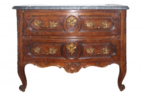 Commode en noyer, plateau marbre, époque Régence vers 1720