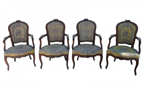 Suite de quarte fauteuils cabriolets Louis XV, estampillés Pillot