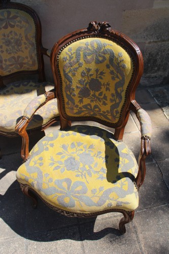 Suite de quarte fauteuils cabriolets Louis XV, estampillés Pillot - Louis XV