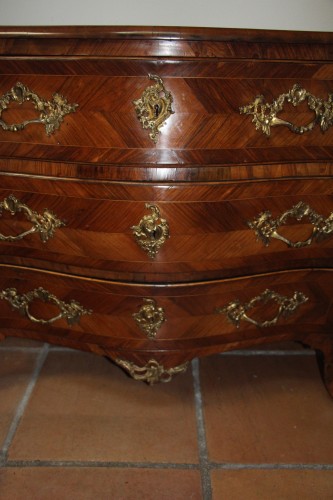 Commode lombarde, Italie du Nord, XVIIIe siècle - Didascalies