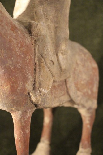 Cavalier sur son cheval en terre cuite, Chine Dynastie Tang 618-906 av J.-C - 