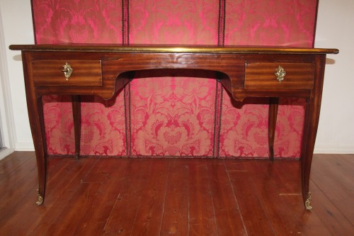 Mobilier Bureau et Secrétaire - Bureau plat en bois de satiné, époque Louis XV