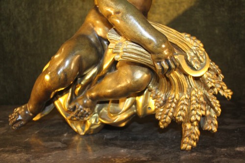 Allégorie de l'été en bronze, élément de mobilier d'époque Louis XV - Didascalies