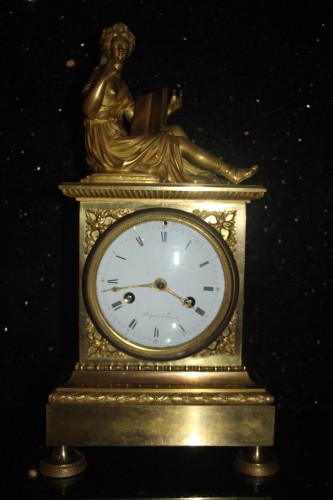Allégorie de la poésie, pendule en bronze doré d'époque Empire - Horlogerie Style Empire