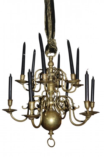 Lustre Hollandais en bronze à douze bras de lumière, tout début XIXe.