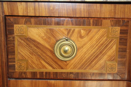 Transition - Commode à ressaut d'époque transition, XVIIIe siècle