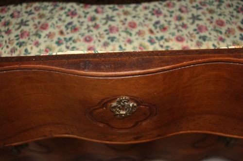 Antiquités - Commode arbalète provençale, époque Louis XV