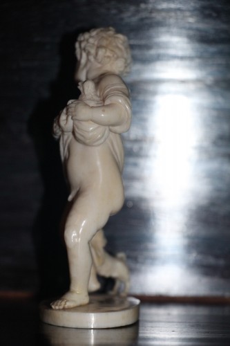 Objets de Vitrine  - Chérubin aux chiens en ivoire, Italie XVIIIe siècle