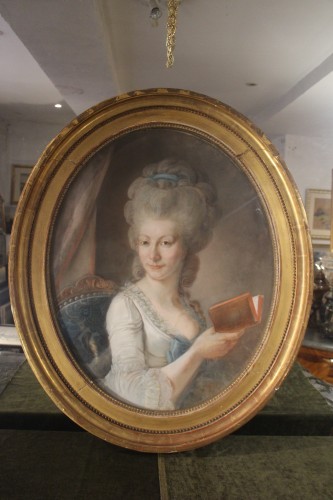 Dame de qualité au livre, école française vers 1775 - Tableaux et dessins Style Louis XVI