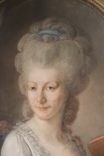 Dame de qualité au livre, école française vers 1775 - Didascalies