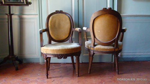 Set of eight Louis XVI cabriolet armchair - Seating Style Louis XVI