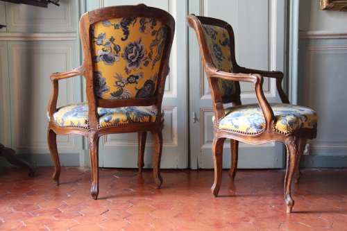 Sièges Fauteuil & Bergère - Paire de fauteuils en noyer d'époque Louis XV