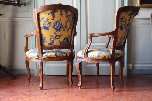 Paire de fauteuils en noyer d'époque Louis XV - Louis XV