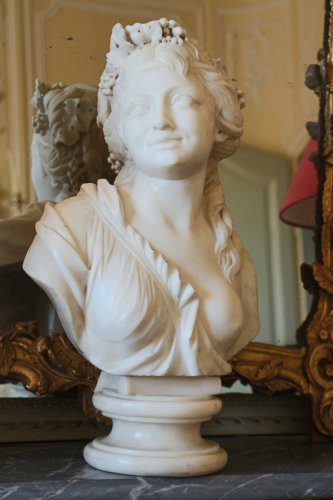 Buste de nymphe en marbre XVIIIe siècle - Sculpture Style Louis XVI