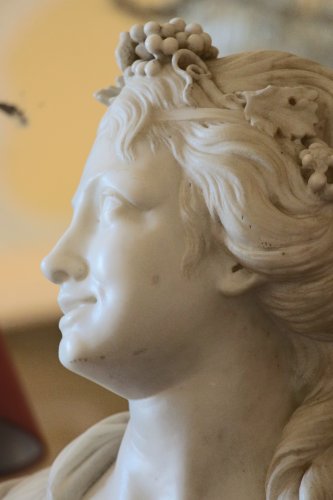 Antiquités - Buste de nymphe en marbre XVIIIe siècle
