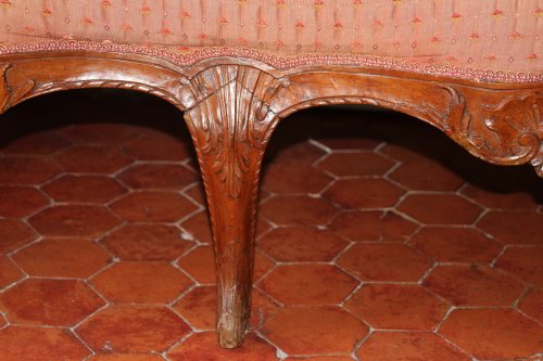 French Regence - Early 18th century walnut sofa