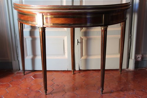 Table à jeu demi-lune en acajou XVIIIe siècle - Mobilier Style Louis XVI