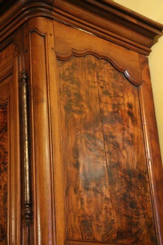 Armoire bressanne XVIIIe siècle - Didascalies