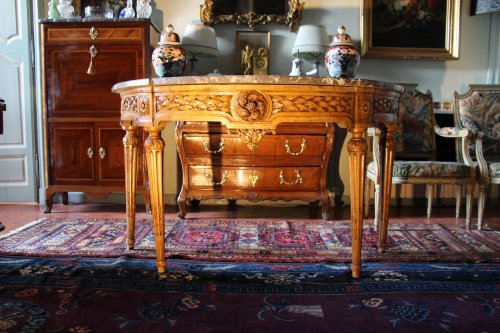 Console en noyer, époque louis XVI, XVIIIe siècle