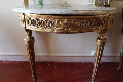 XVIIIe siècle - Console en bois doré, époque Louis XVI