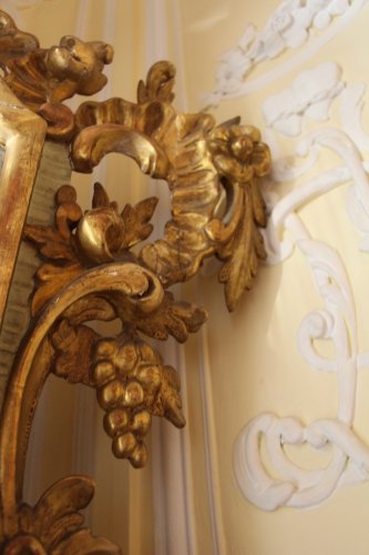 Antiquités - Miroir en bois doré, Venise, XVIIIe siècle