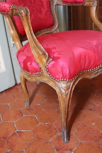 Fauteuil en bois naturel époque Louis XV - Sièges Style Louis XV