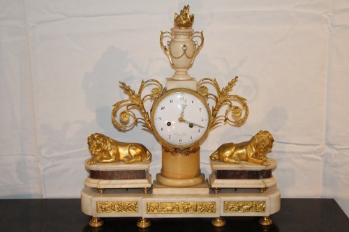 Horloge aux lions signée Grebertz à Paris, fin XVIIIe siècle - Horlogerie Style Louis XVI