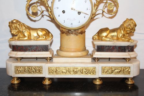 Horlogerie Pendule - Horloge aux lions signée Grebertz à Paris, fin XVIIIe siècle