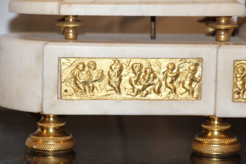 Antiquités - Horloge aux lions signée Grebertz à Paris, fin XVIIIe siècle