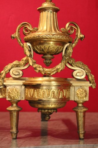 Objet de décoration  - Paire de chenets en bronze doré, époque Louis XVI