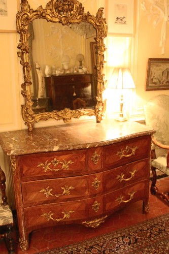 Commode Louis XV en bois de violette, estampillée Antoine CRIAERD - Mobilier Style Louis XV