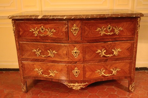 Mobilier Commode - Commode Louis XV en bois de violette, estampillée Antoine CRIAERD