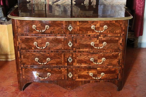 Commode en palissandre fin XVIIe siècle - Didascalies